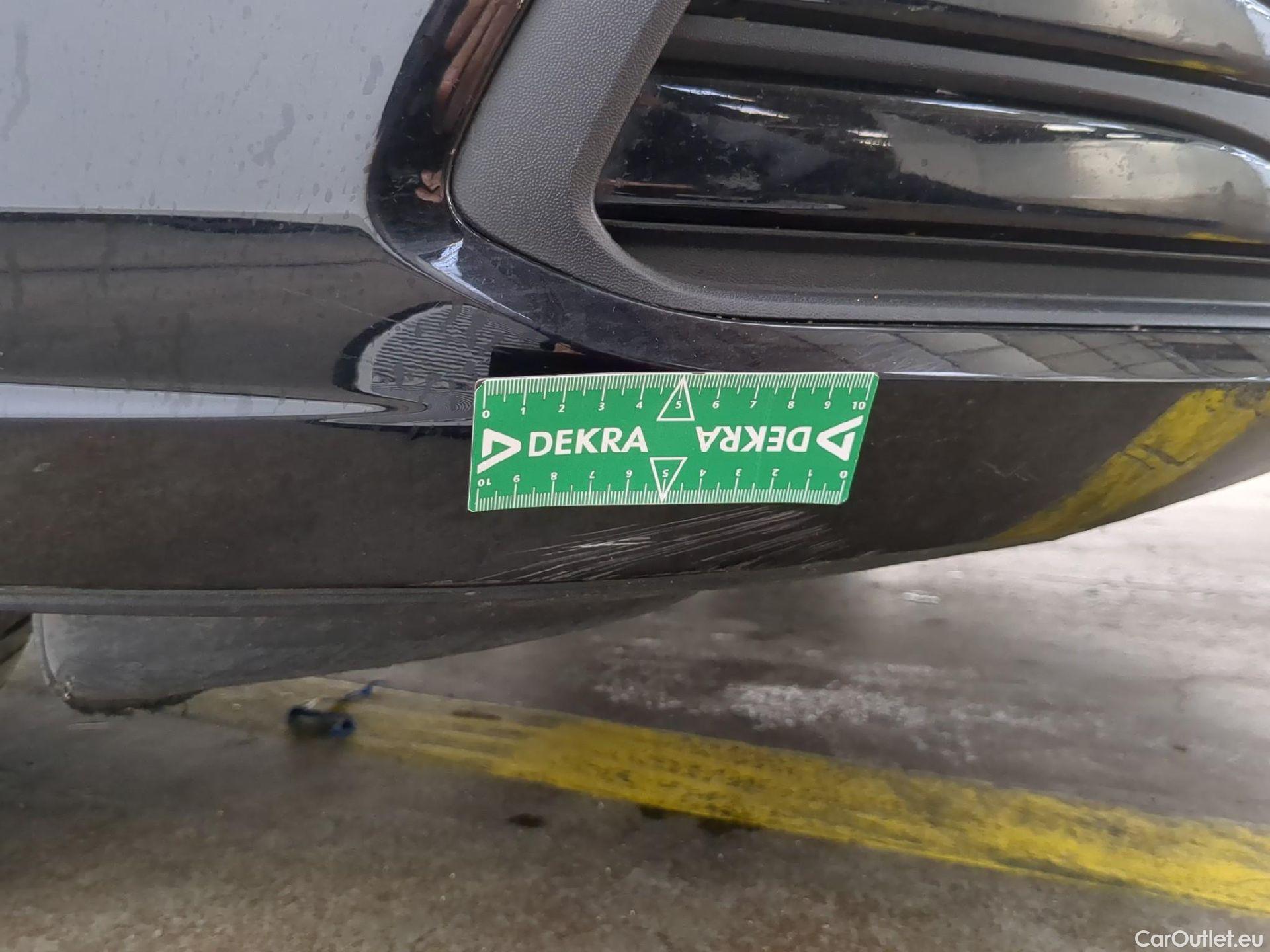  Volkswagen  Golf  VOLKSWAGEN / 2020 / 5P / Berline 2.0 TDI SCR 115 BVM6 Life Busi 1st #5