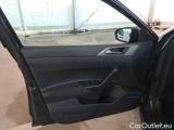  Volkswagen  Polo VOLKSWAGEN  / 2017 / 5P / BERLINA 1.0 TSI BUSINESS COMFORTLINE #104