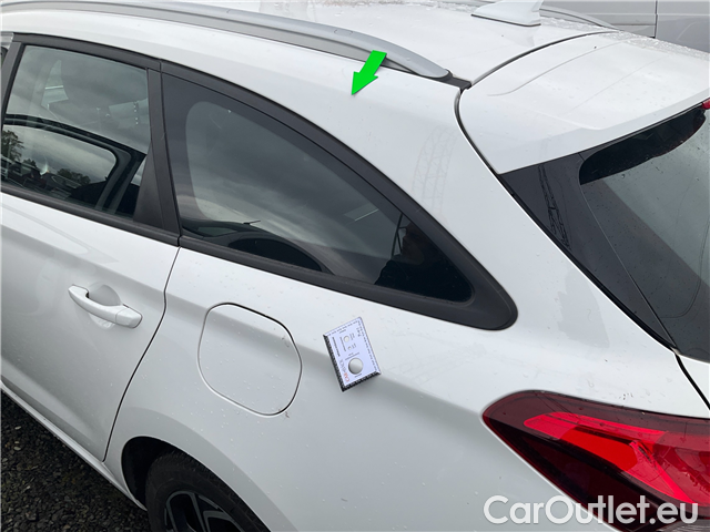  Hyundai  i30  kom.1.5i Family Comfort 5d #8