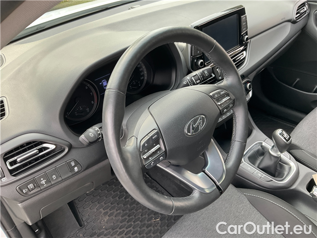  Hyundai  i30  kom.1.0TGDI 120 Smart #4