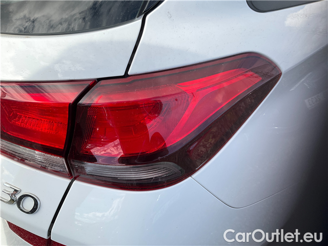  Hyundai  i30  kom.1.5i Family Comfort 5d #9