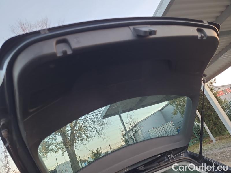  Seat  Leon Seat  Sportstourer (KL8) (2020)  ST 1.5TSI 150 FR 5d #19