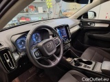  Volvo  XC 40 VOLVO XC40 / 2017 / 5P / SUV T3 AUTOMATICO MOMENTUM PRO #3