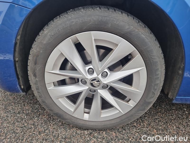  Skoda  Octavia  Combi (NX3)(2020) Oct.Combi 1.5TSI 110 Style #8