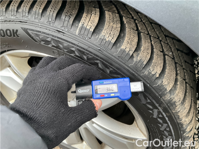  Volvo  V60  D3 Momentum Pro AWD AT #21