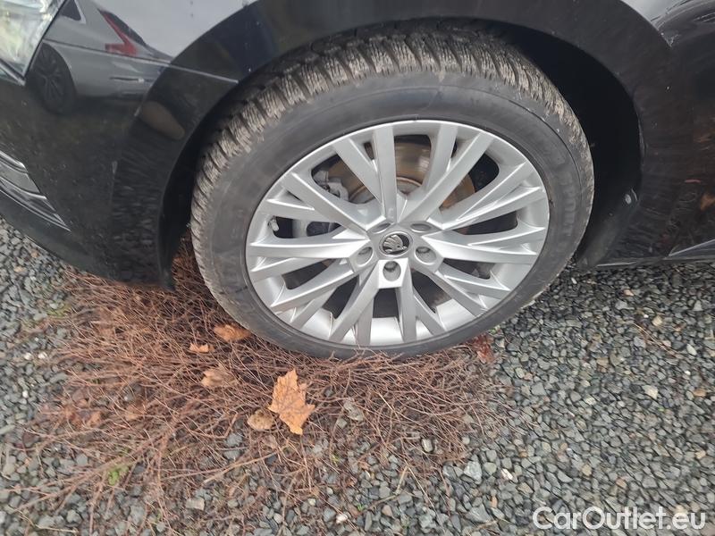  Skoda  Superb  (3V3)(2015) Supe.2.0TDI 147 Style 4x4 Aut #3