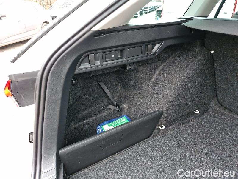  Skoda  Octavia  Combi (NX3)(2020) Oct.Combi 1.5TSI 110 Style #16