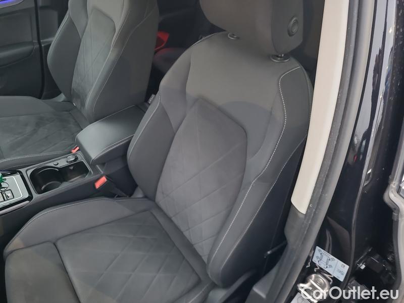  Volkswagen  Golf  VIII Variant (CG5) 2020 Var.1.5TSI 110 Style AT #8