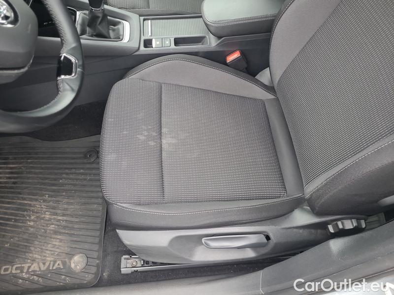  Skoda  Octavia  Lim. (NX3)(2020)  2.0TDI 85 Ambition 5d #9