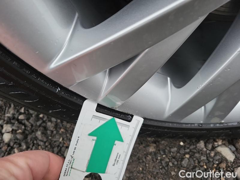  Skoda  Superb  (3V3)(2015) Supe.2.0TDI 147 Style 4x4 Aut #3