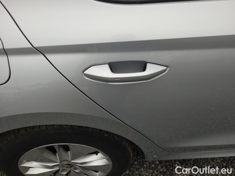  Skoda  Octavia  Lim. (NX3)(2020)  2.0TDI 85 Ambition 5d #23