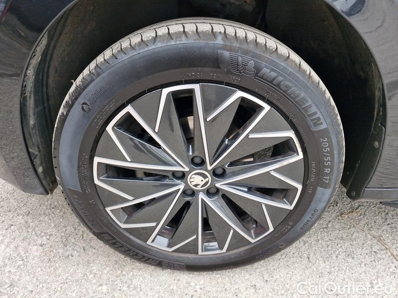  Skoda  KAMIQ -SUV (NW4) (2019)  1.5TSI 110 Monte Carlo #2