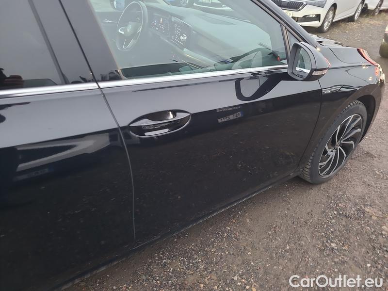  Volkswagen  Golf  VIII Variant (CG5) 2020 Var.1.5TSI 110 Style AT #19