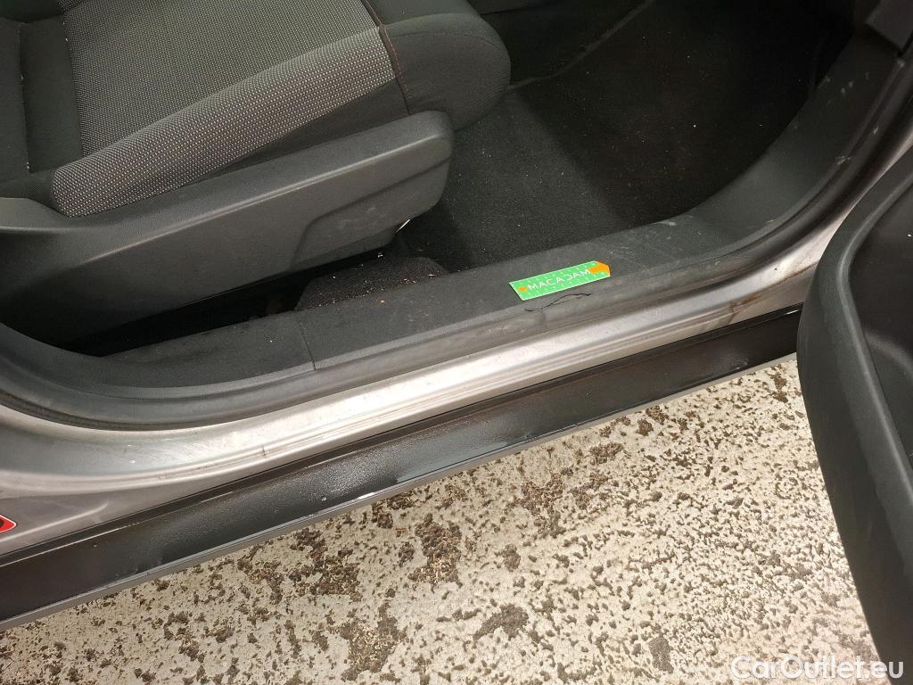  Citroen  C4 Cactus  Feel Business 1.2 PureTech 110CV BVA6 E6dT #12