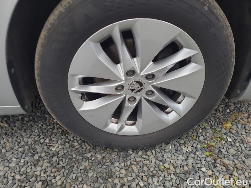  Skoda  Octavia  Lim. (NX3)(2020)  2.0TDI 85 Ambition 5d #28