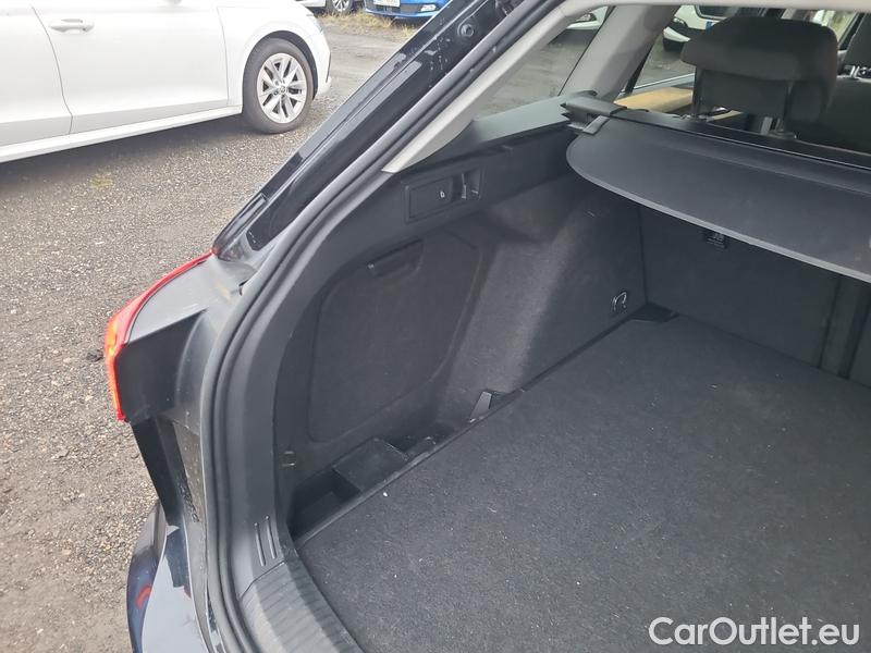  Volkswagen  Golf  VIII Variant (CG5) 2020 Var.1.5TSI 110 Style AT #16