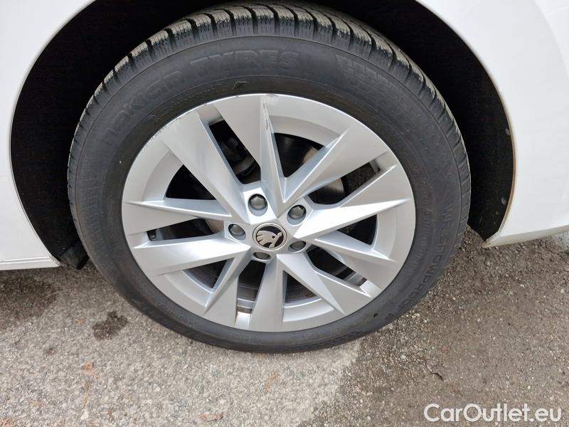  Skoda  Octavia  Combi (NX3)(2020) Oct.Combi 1.5TSI 110 Style #6