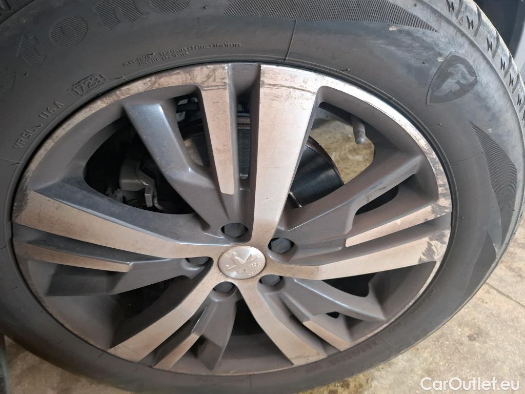  Peugeot  3008 PEUGEOT  / 2016 / 5P / SUV Puretech 180 S&S EAT8 GT LINE #29