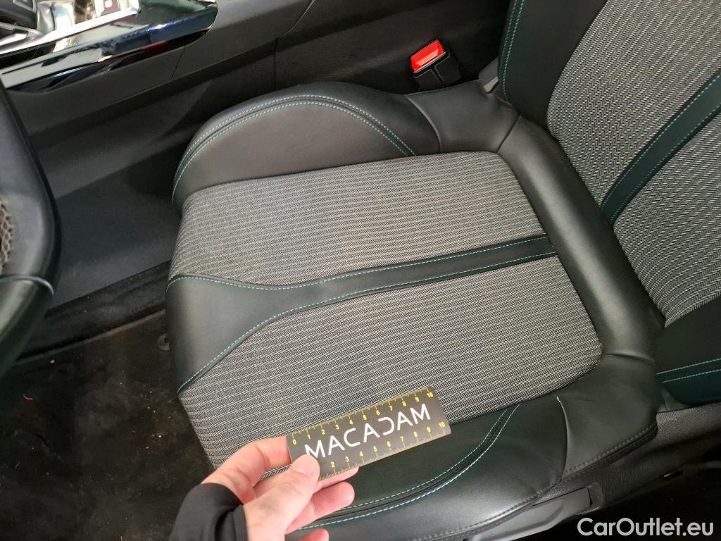  Peugeot  3008  Allure Pack 1.5 HDi 130CV BVA8 E6d #13