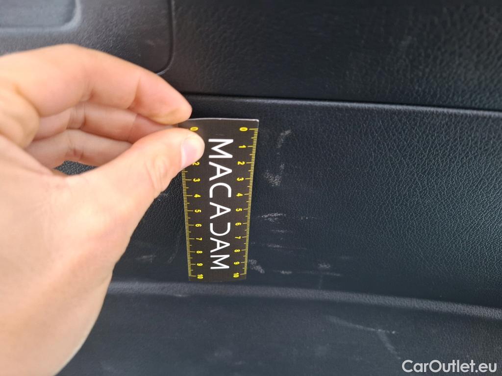  Mercedes  A-Klasse MERCEDES-BENZ Classe A Compact / 2018 / 5P / Berline A 180 Business Line 7G-DCT #9