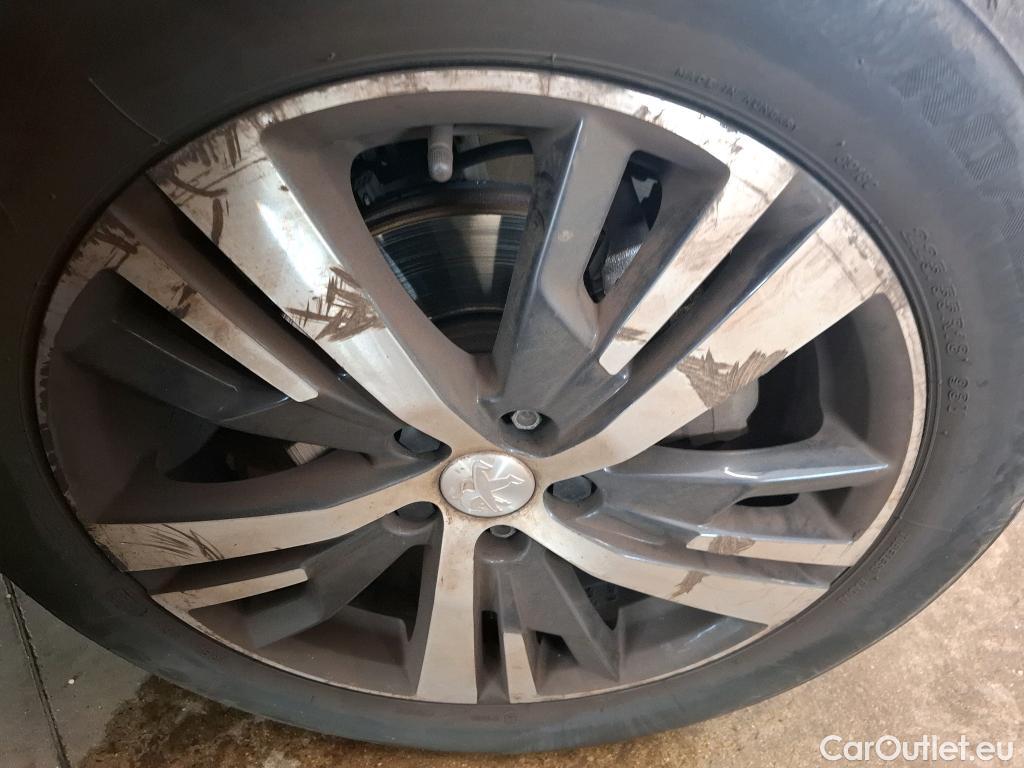  Peugeot  3008 PEUGEOT  / 2016 / 5P / SUV Puretech 180 S&S EAT8 GT LINE #2