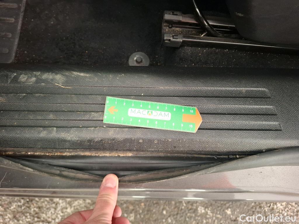  Peugeot  2008  Allure Business 1.5 HDi 130CV BVA8 E6d #13