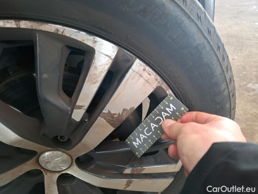  Peugeot  3008 PEUGEOT  / 2016 / 5P / SUV Puretech 180 S&S EAT8 GT LINE #3