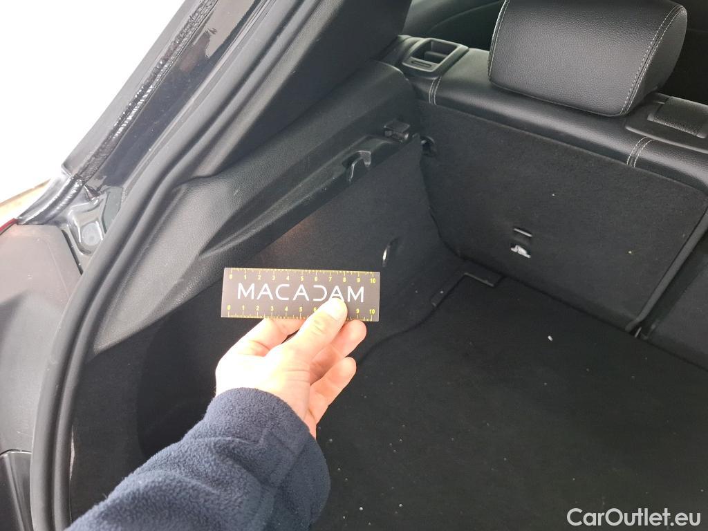  Mercedes  A-Klasse MERCEDES-BENZ Classe A Compact / 2018 / 5P / Berline A 180 Business Line 7G-DCT #1