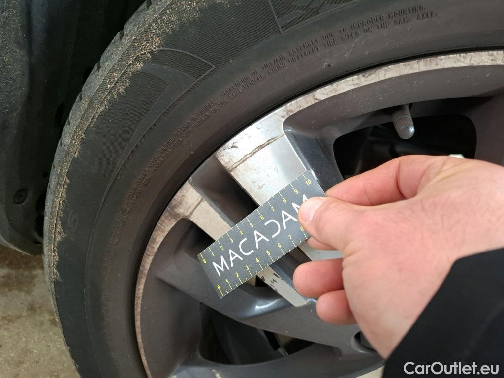  Peugeot  3008 PEUGEOT  / 2016 / 5P / SUV Puretech 180 S&S EAT8 GT LINE #35