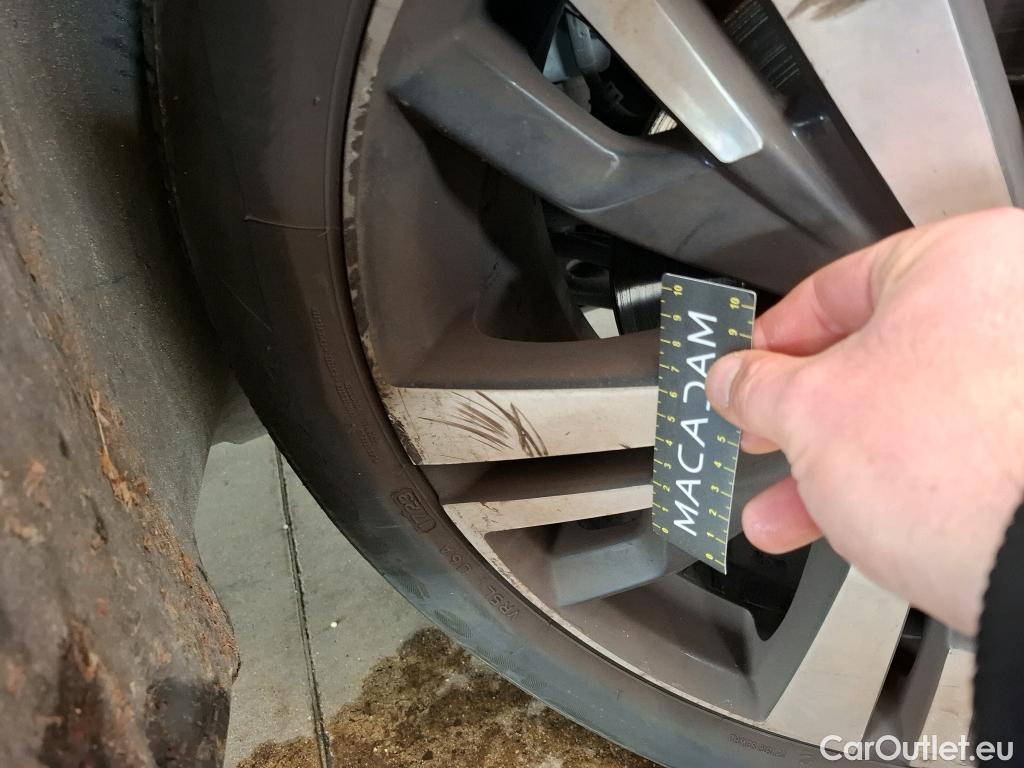  Peugeot  3008 PEUGEOT  / 2016 / 5P / SUV Puretech 180 S&S EAT8 GT LINE #5