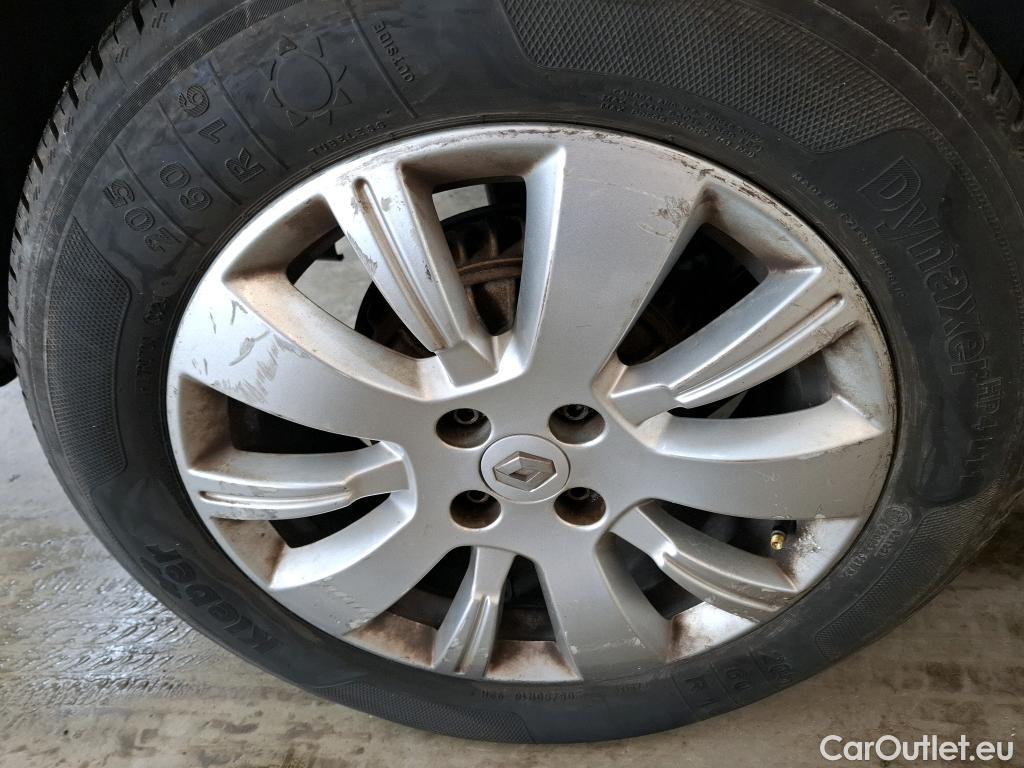  Renault  Captur  Business 1.5 dCi 90CV BVA6 E6 #40