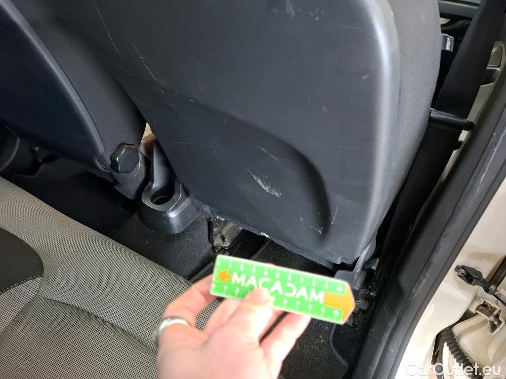  Renault  Captur  Business 1.5 dCi 90CV BVA6 E6 #73