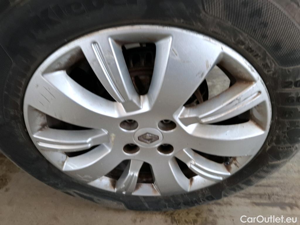  Renault  Captur  Business 1.5 dCi 90CV BVA6 E6 #34