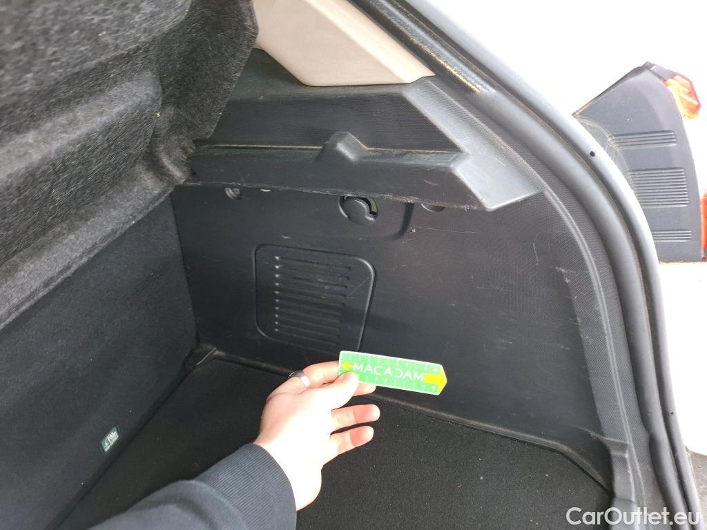  Renault  Captur  Business 1.5 dCi 90CV BVA6 E6 #70