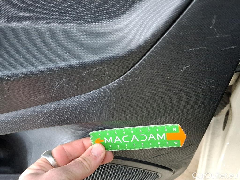  Renault  Captur  Business 1.5 dCi 90CV BVA6 E6 #77