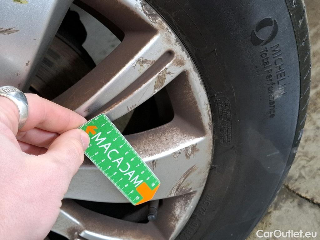  Renault  Captur  Business 1.5 dCi 90CV BVA6 E6 #32