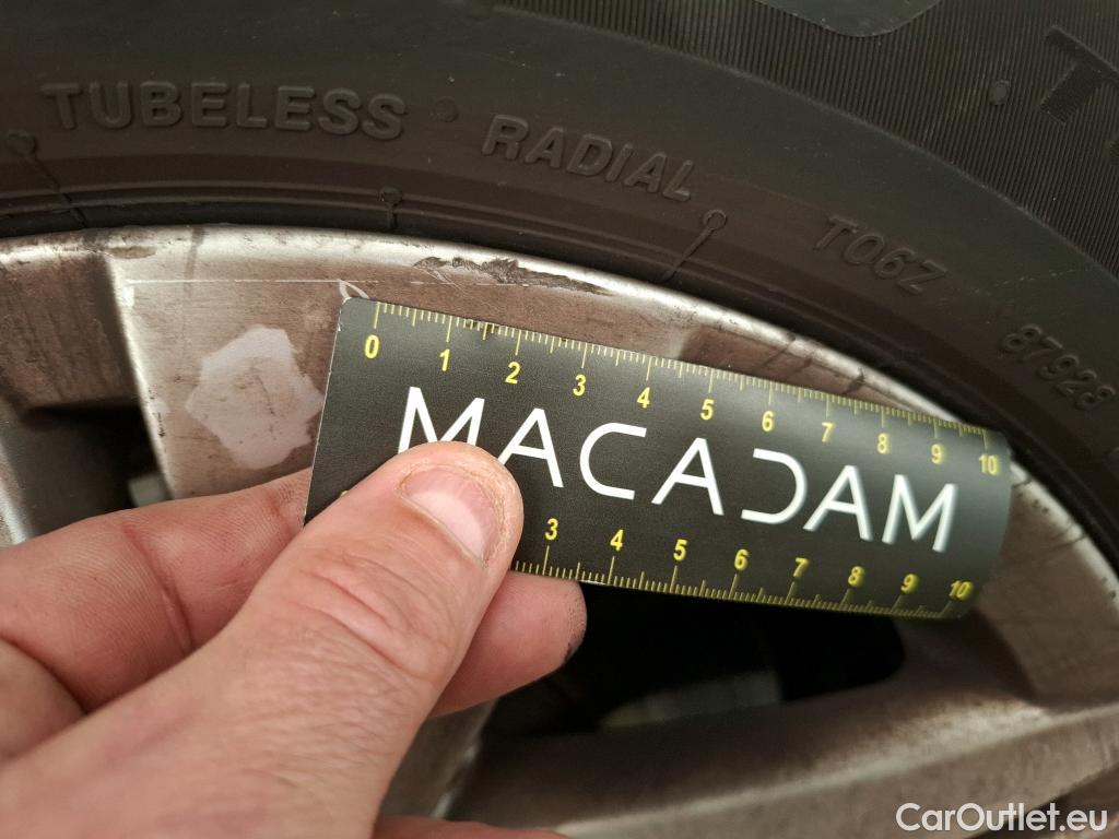  Volkswagen  Golf  VOLKSWAGEN / 2020 / 5P / Berline 2.0 TDI SCR 115 DSG7 Life Busi #18