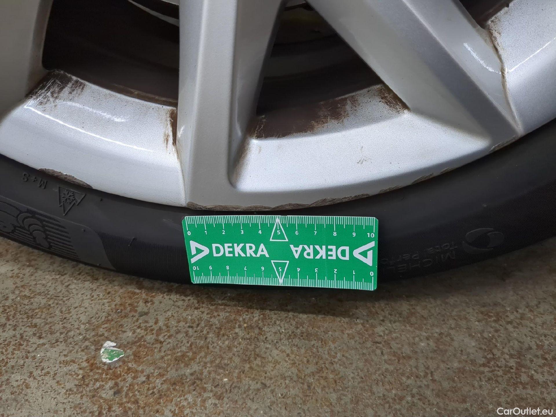  Seat  Leon SEAT  Sportstourer / 2020 / 5P / Break 1.0 eTSI 110 DSG S&S Style Business #18