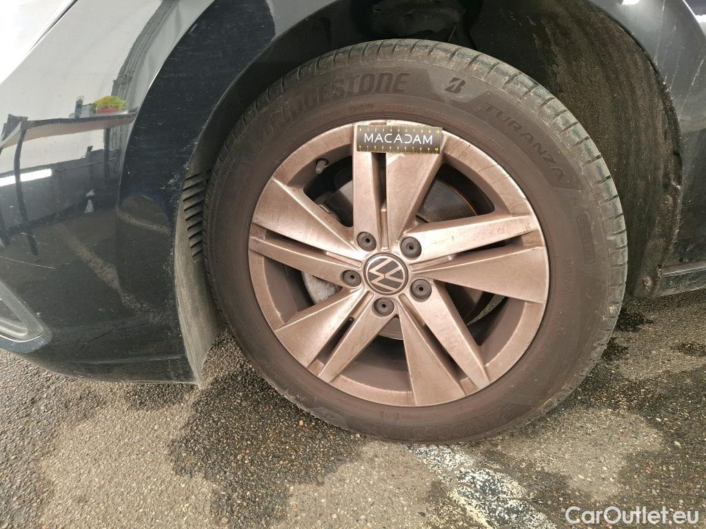  Volkswagen  Golf  VOLKSWAGEN / 2020 / 5P / Berline 2.0 TDI SCR 115 DSG7 Life Busi #16