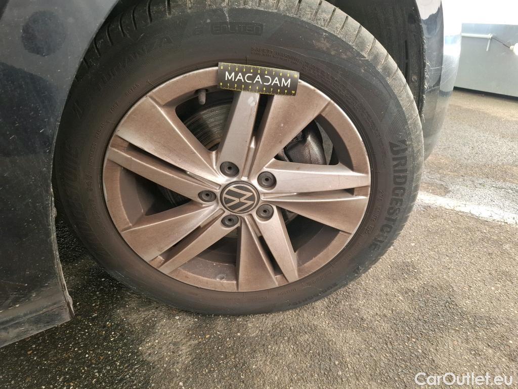  Volkswagen  Golf  VOLKSWAGEN / 2020 / 5P / Berline 2.0 TDI SCR 115 DSG7 Life Busi #19