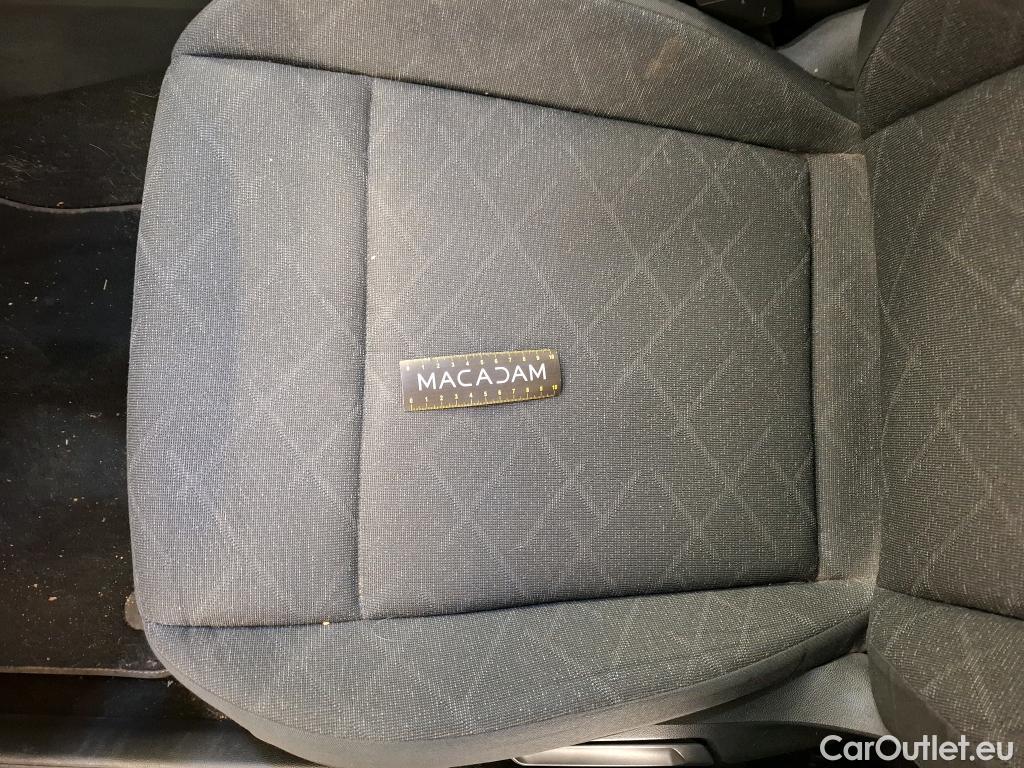  Volkswagen  Golf  VOLKSWAGEN / 2020 / 5P / Berline 2.0 TDI SCR 115 DSG7 Life Busi #10