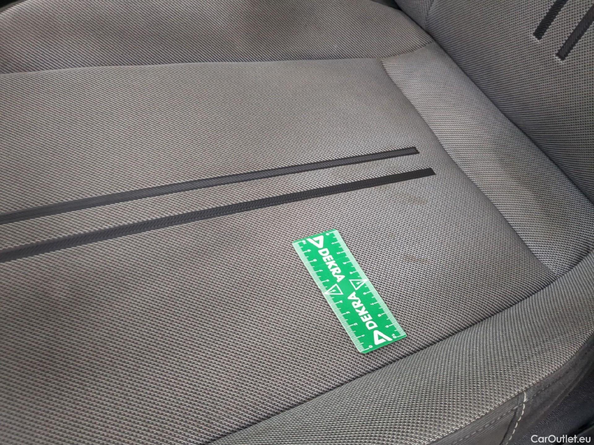  Seat  Leon SEAT  Sportstourer / 2020 / 5P / Break 1.0 eTSI 110 DSG S&S Style Business #2