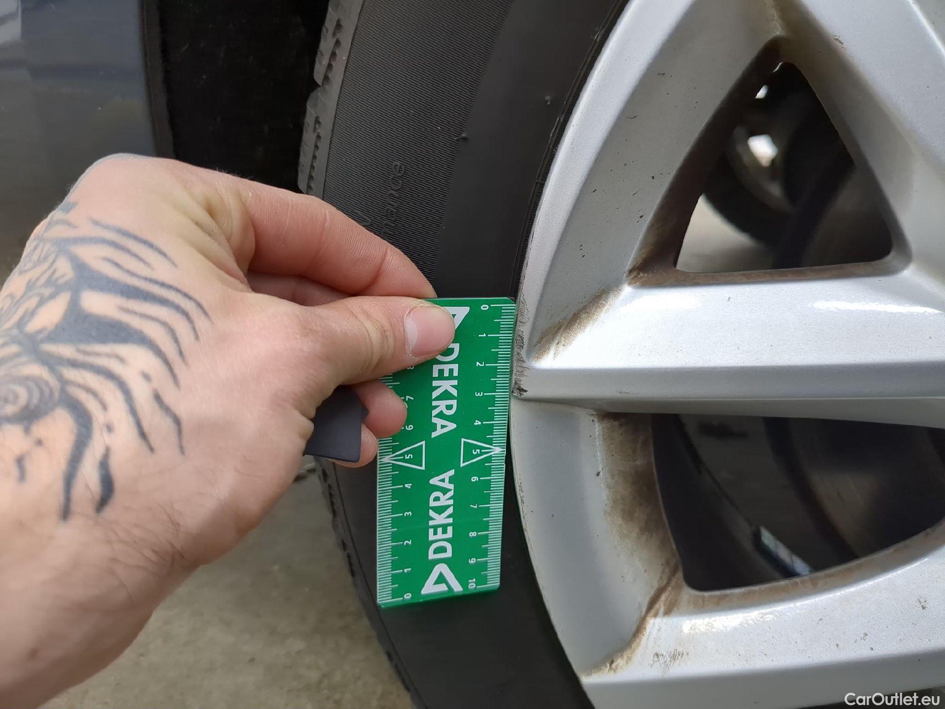  Seat  Leon SEAT  Sportstourer / 2020 / 5P / Break 1.0 eTSI 110 DSG S&S Style Business #33