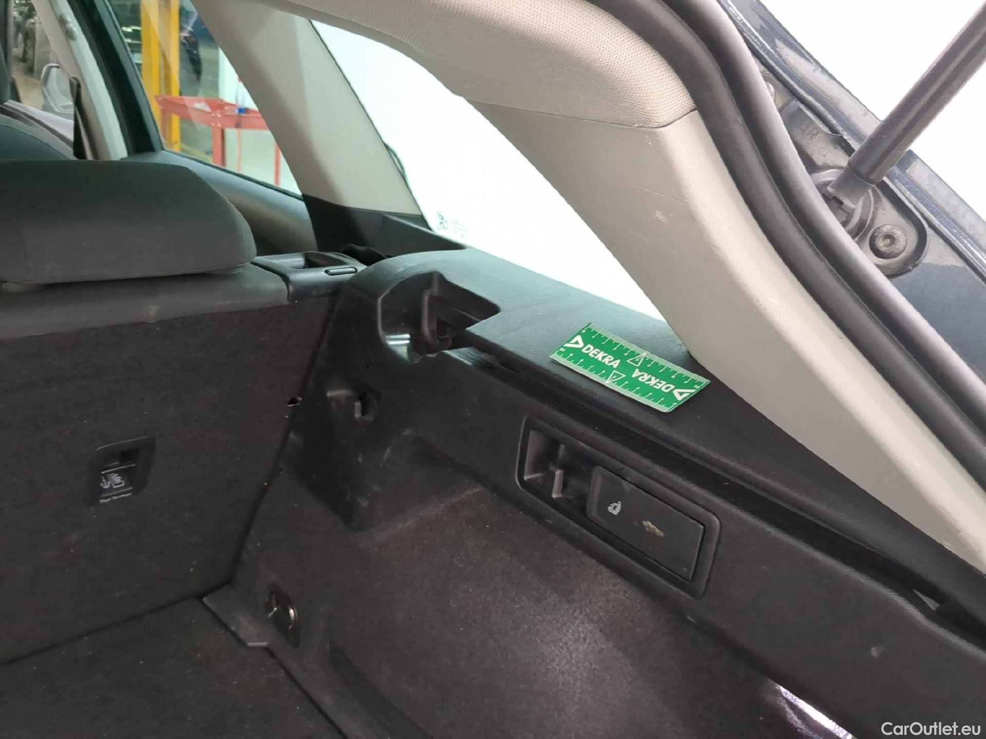  Seat  Leon SEAT  Sportstourer / 2020 / 5P / Break 1.0 eTSI 110 DSG S&S Style Business #12