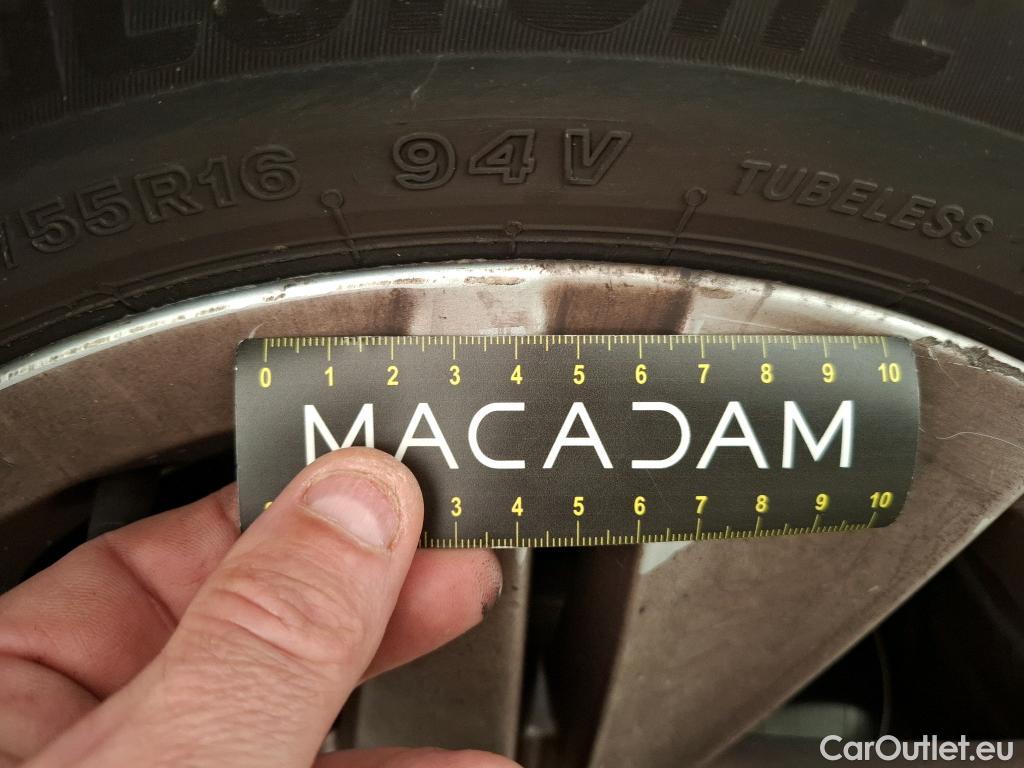  Volkswagen  Golf  VOLKSWAGEN / 2020 / 5P / Berline 2.0 TDI SCR 115 DSG7 Life Busi #17