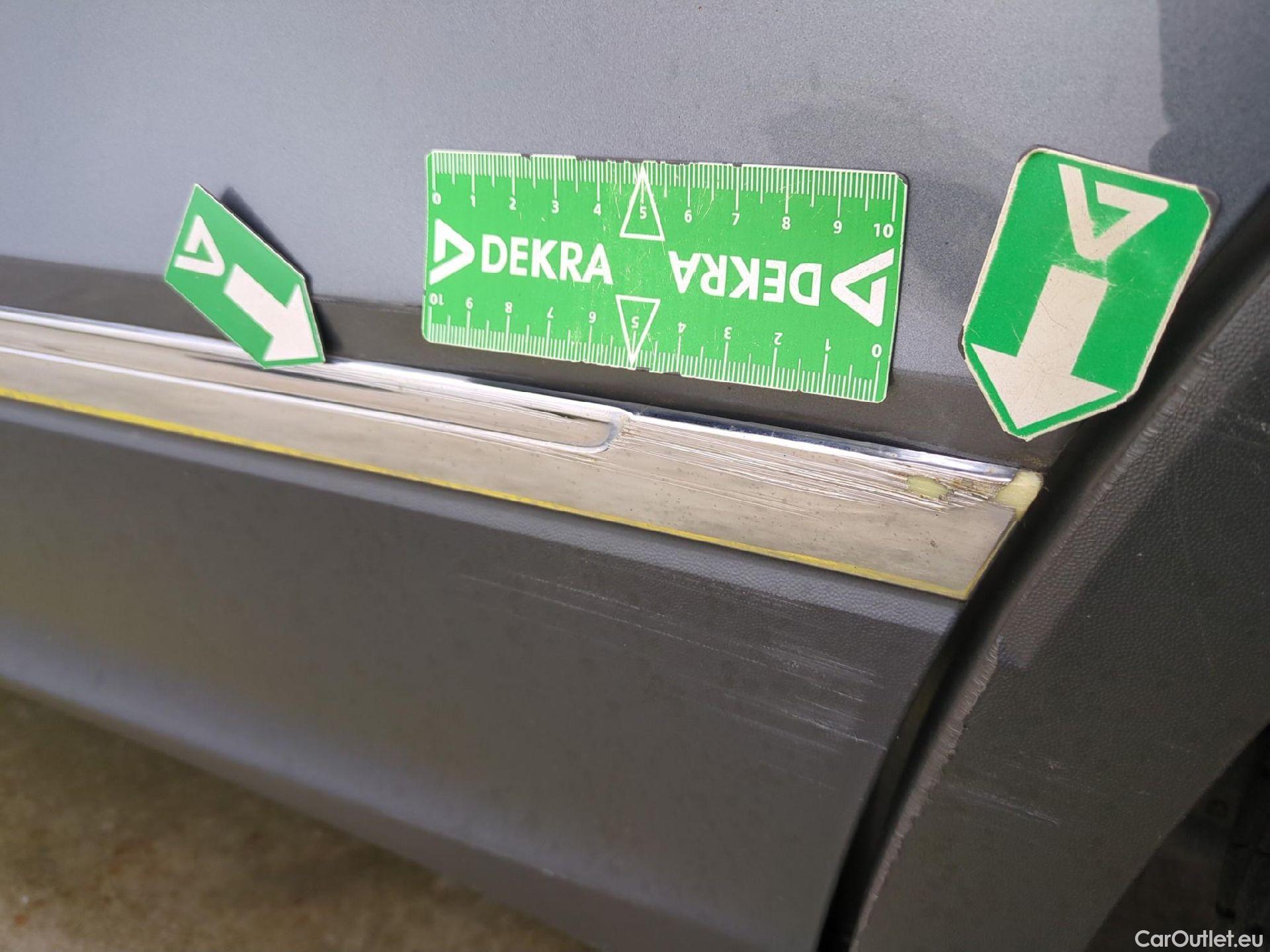  Volkswagen  Tiguan VOLKSWAGEN  Allspace / 2017 / 5P / SUV 1.5 TSI 150 EVO DSG7 Carat Exclusive #25