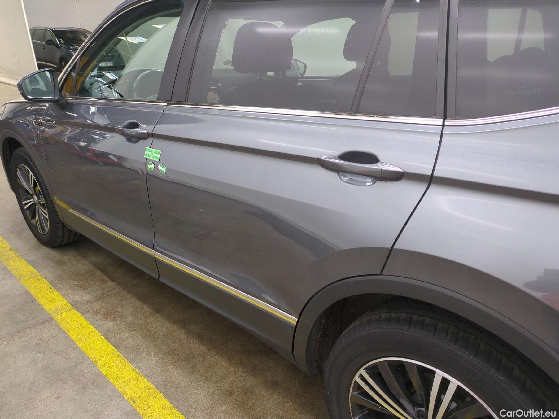  Volkswagen  Tiguan VOLKSWAGEN  Allspace / 2017 / 5P / SUV 1.5 TSI 150 EVO DSG7 Carat Exclusive #22