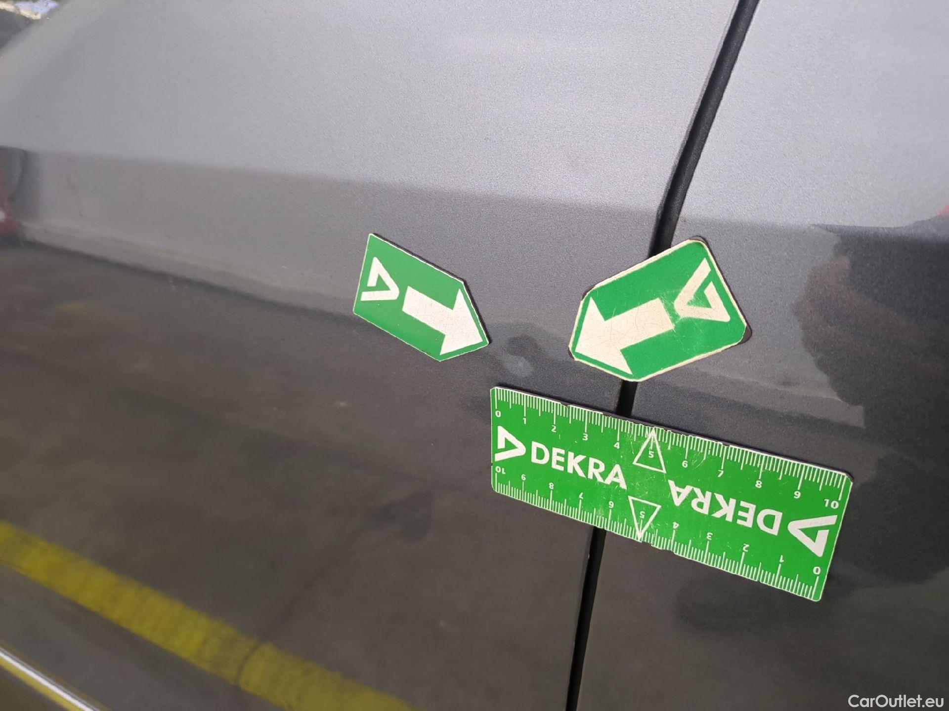  Volkswagen  Tiguan VOLKSWAGEN  Allspace / 2017 / 5P / SUV 1.5 TSI 150 EVO DSG7 Carat Exclusive #17