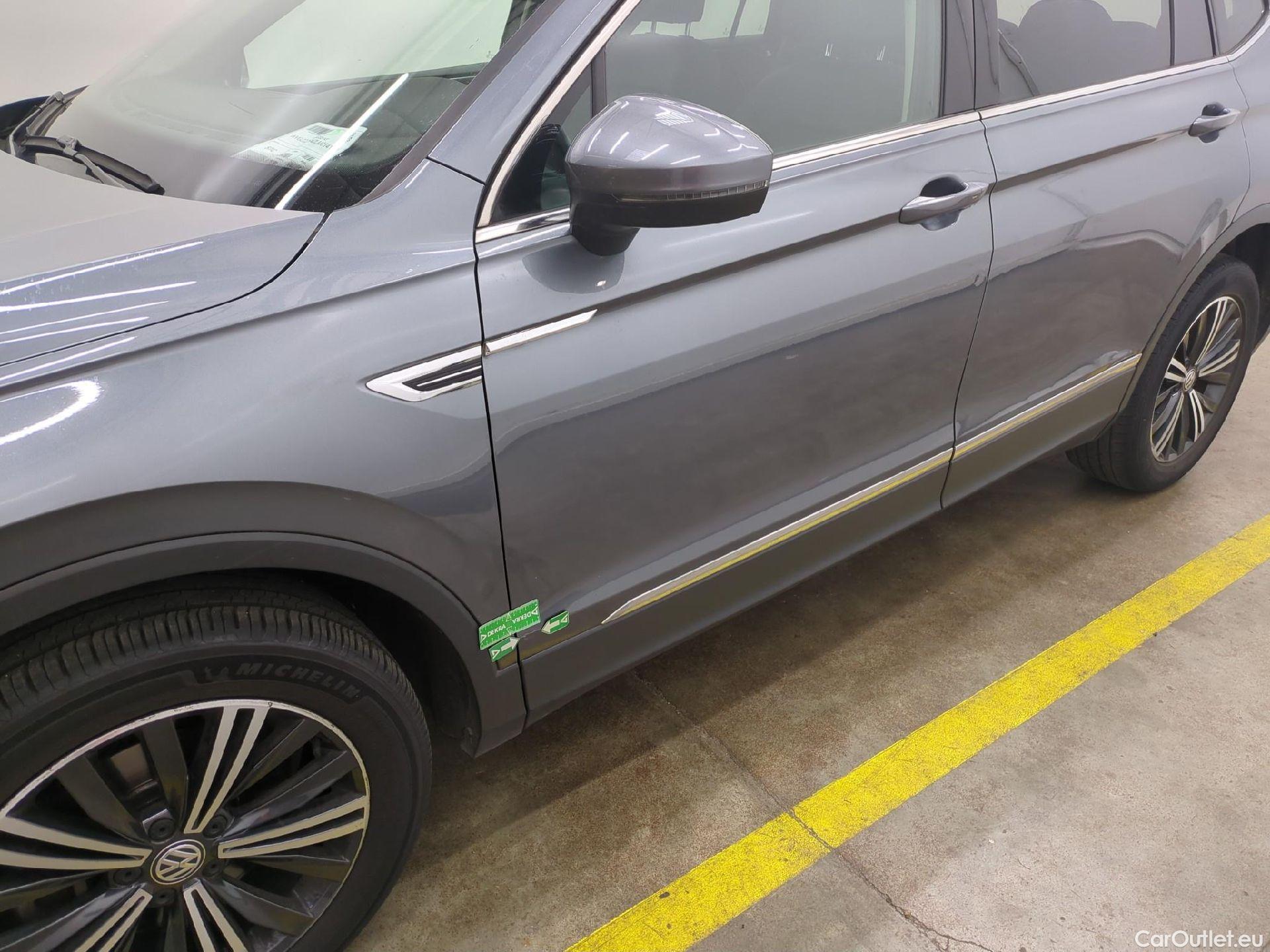  Volkswagen  Tiguan VOLKSWAGEN  Allspace / 2017 / 5P / SUV 1.5 TSI 150 EVO DSG7 Carat Exclusive #16