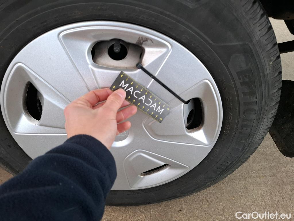  Ford  Transit FORD  Custom  2018  4P  Fourgon tôlé 20 ECOBLUE 130 300 L1H1 TREND BUSINESS #32